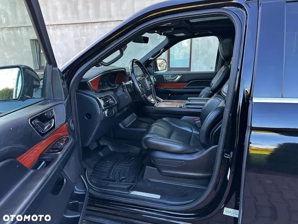Lincoln Navigator - 1