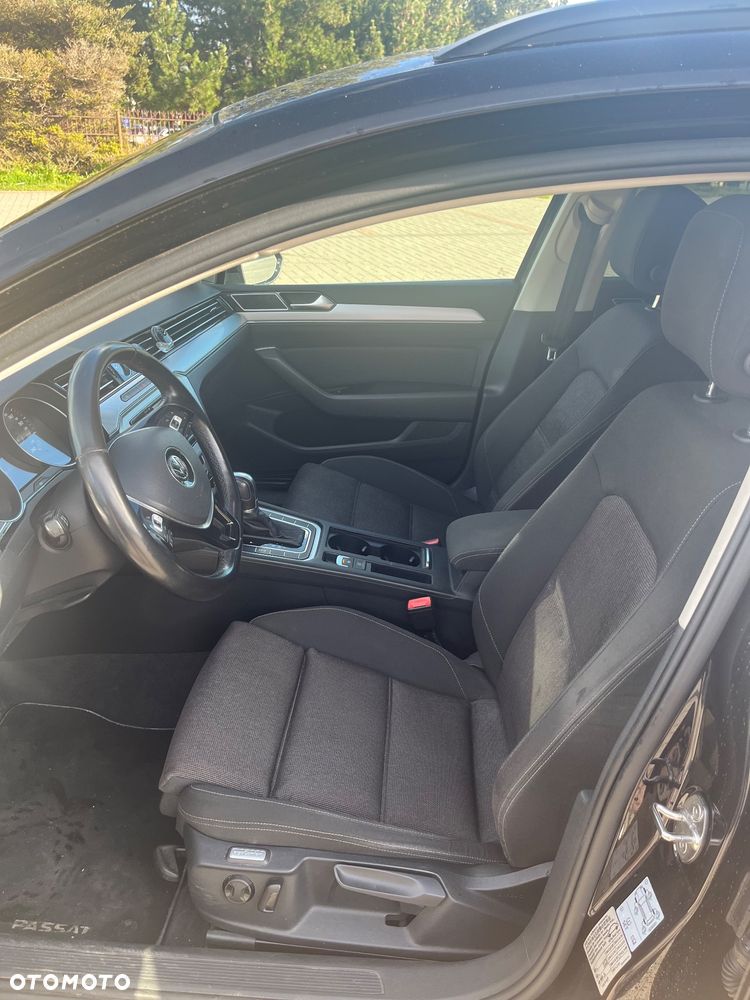 Volkswagen Passat 2.0 TDI SCR DSG Comfortline - 8