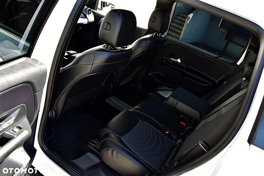 Mercedes-Benz GLB 200 7G-DCT - 22