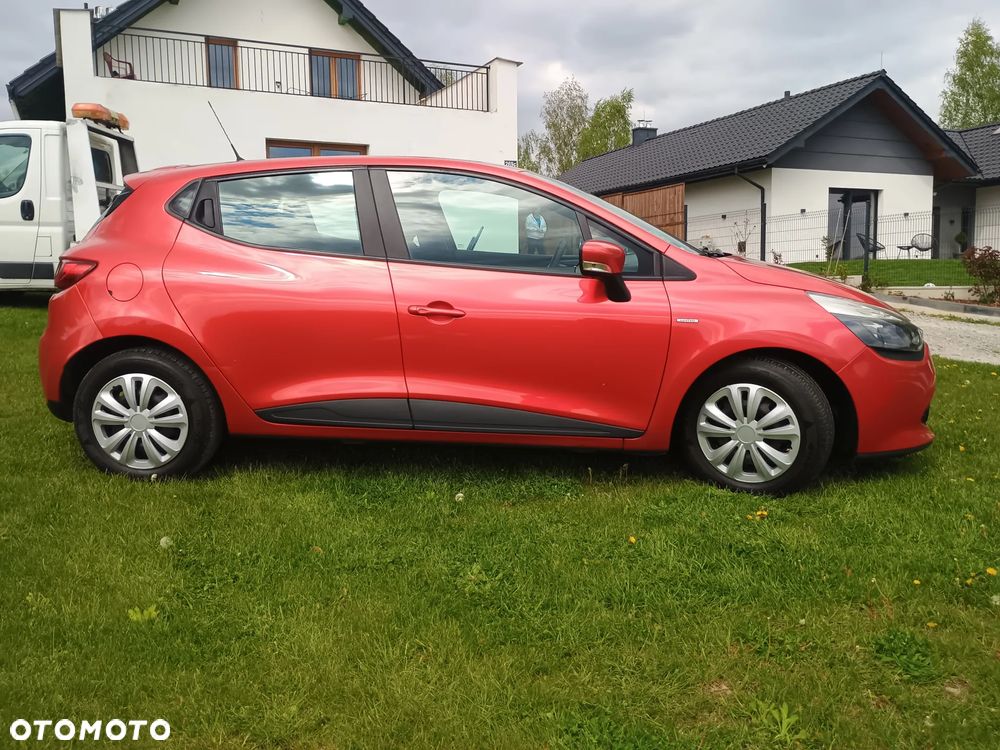 Renault Clio 1.2 16V 75 LIMITED - 14