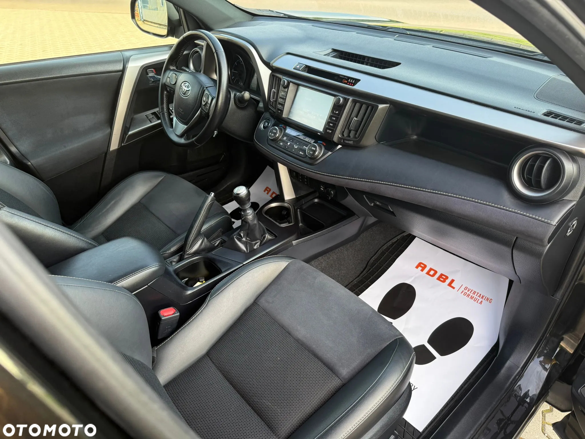 Toyota RAV4 2.0 D-4D Premium 4x2 - 7