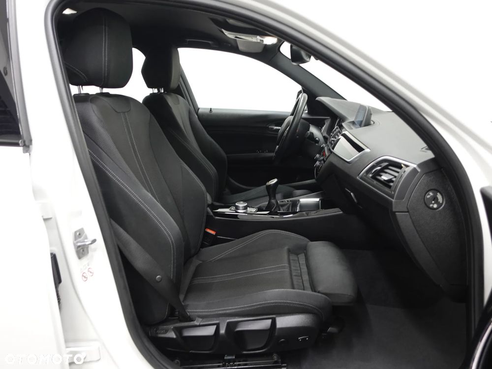 BMW Seria 1 118d xDrive Edition Metropolitan - 24