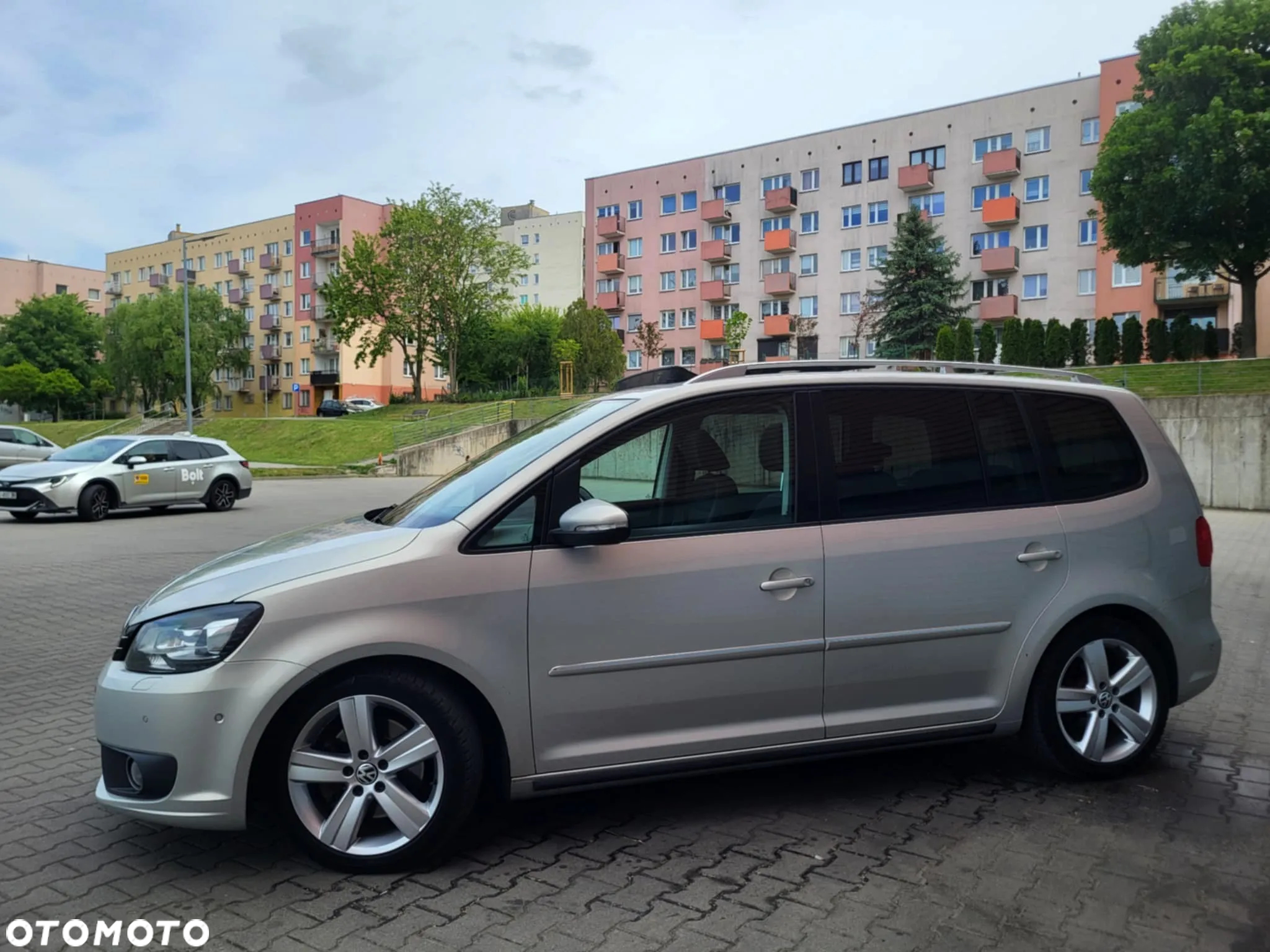 Volkswagen Touran 2.0 TDI DPF DSG Highline - 15
