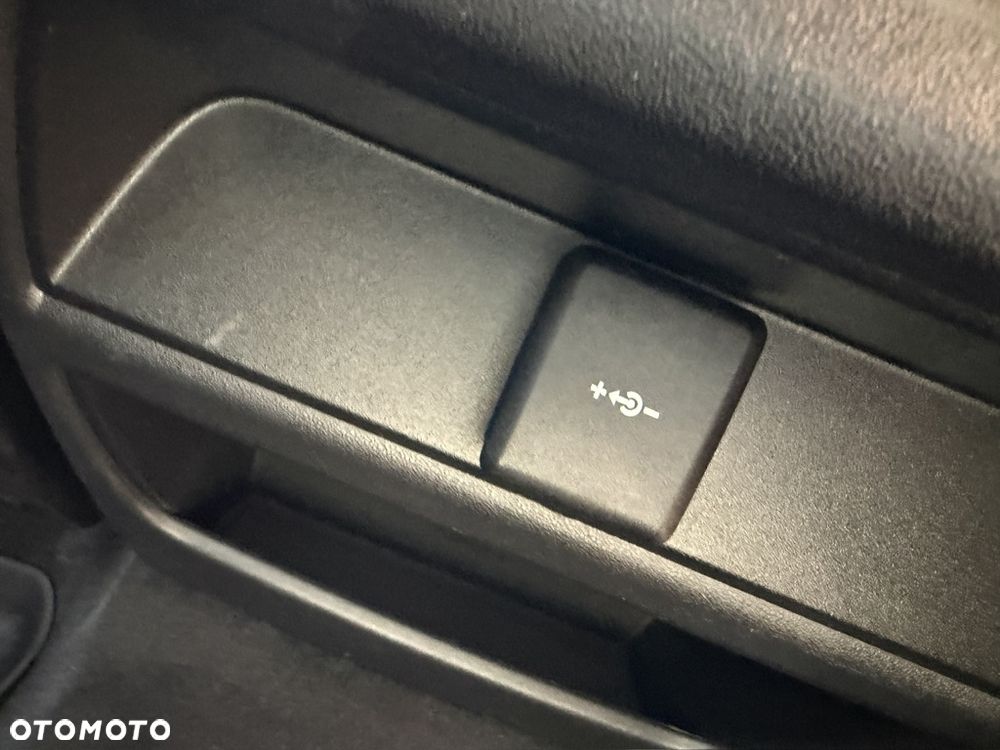 Land Rover Discovery Sport - 26
