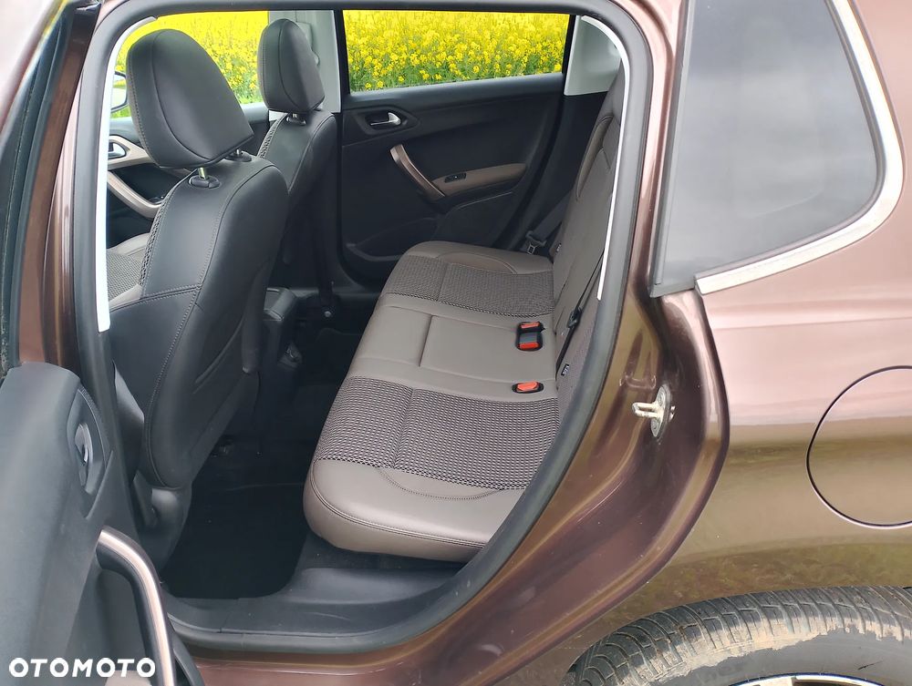 Peugeot 2008 e-HDi FAP 92 STOP & START Allure - 11
