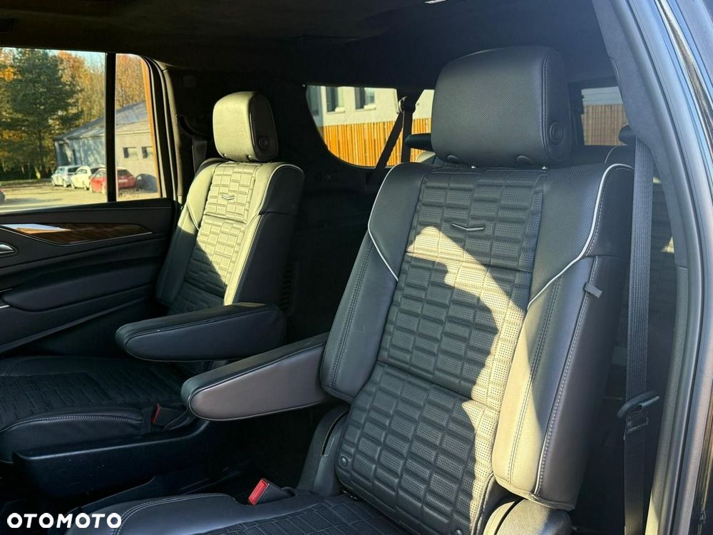 Cadillac Escalade - 26