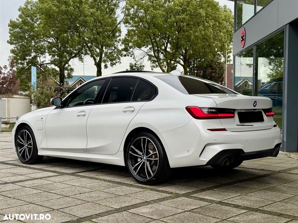 BMW Seria 3 320e AT PHEV - 35