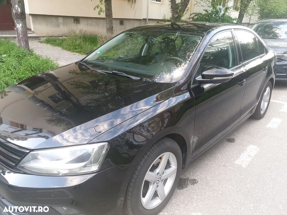 Volkswagen Jetta - 1