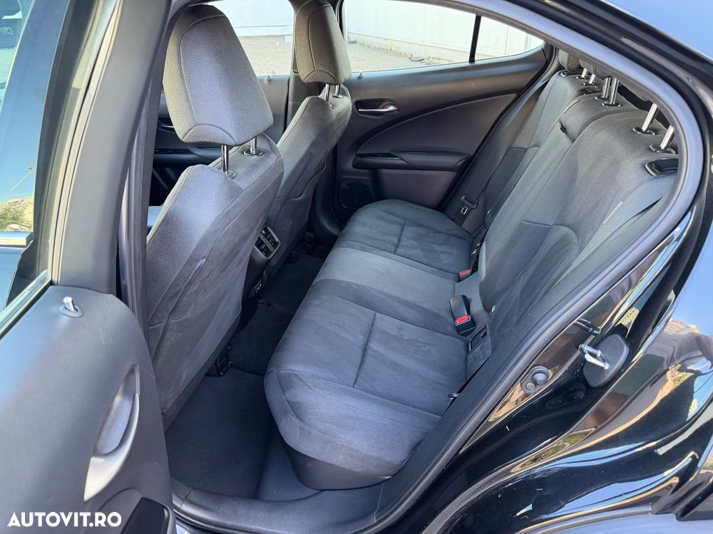 Lexus UX 250h Business Edition - 12