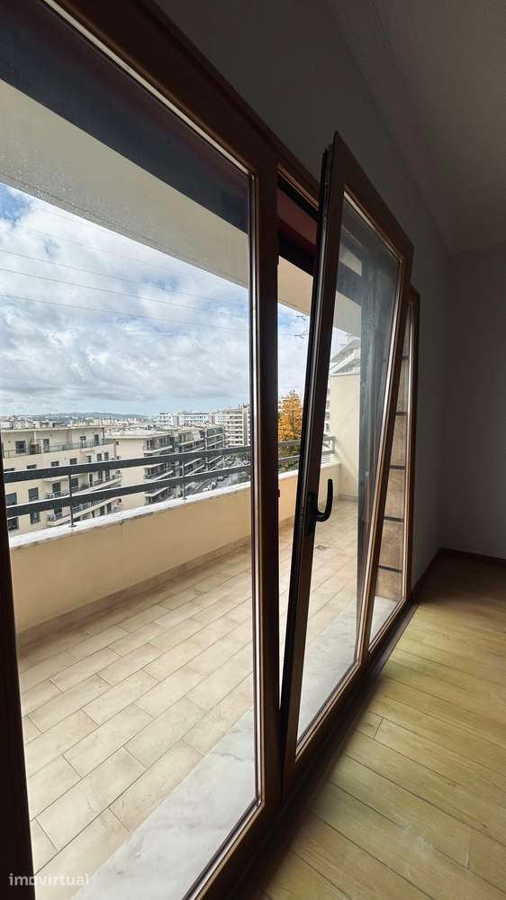 Apartamento T4 para Arrendamento Odivelas - Grande imagem: 2/22