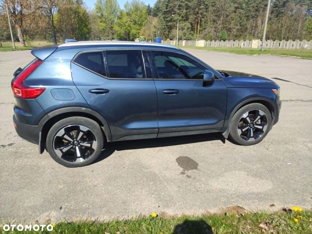 Volvo XC 40 T5 AWD Momentum - 4