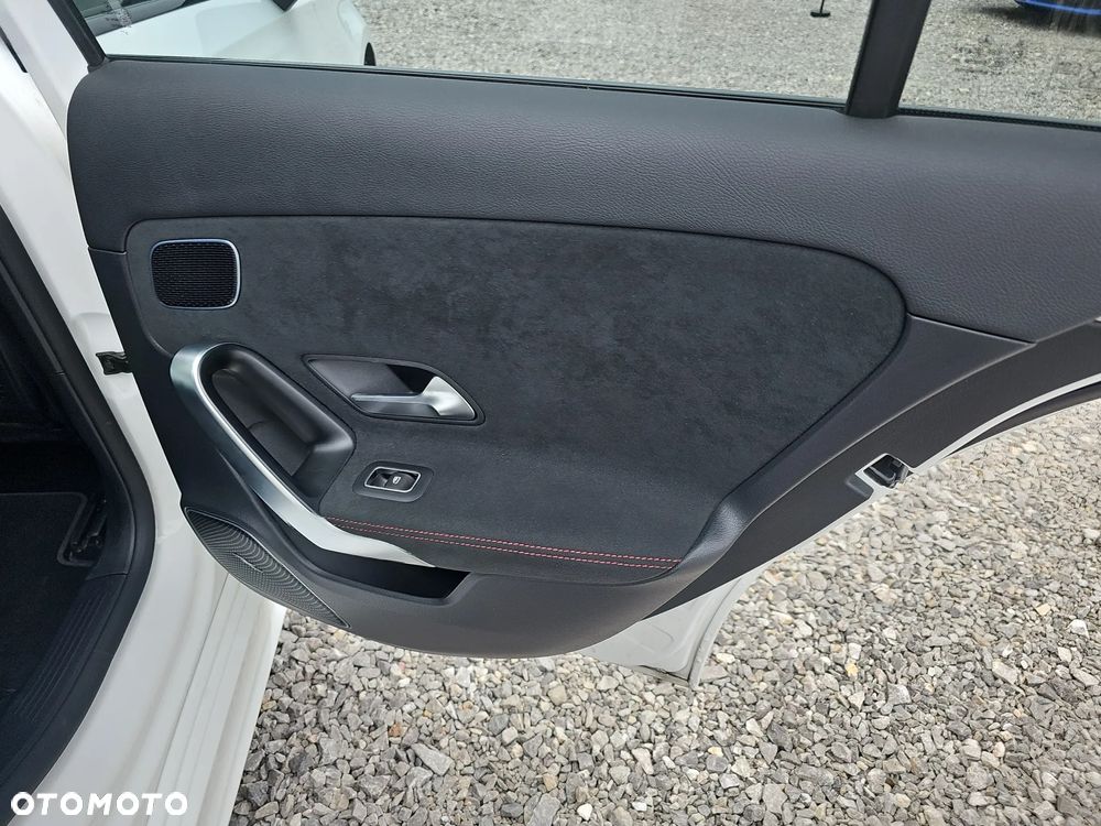 Mercedes-Benz Klasa A 200 4-Matic AMG Line 8G-DCT - 23