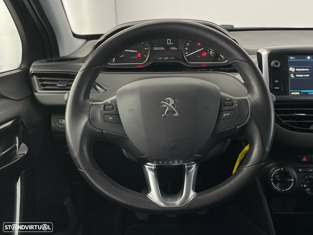 Peugeot 208 1.2 PureTech Signature - 14