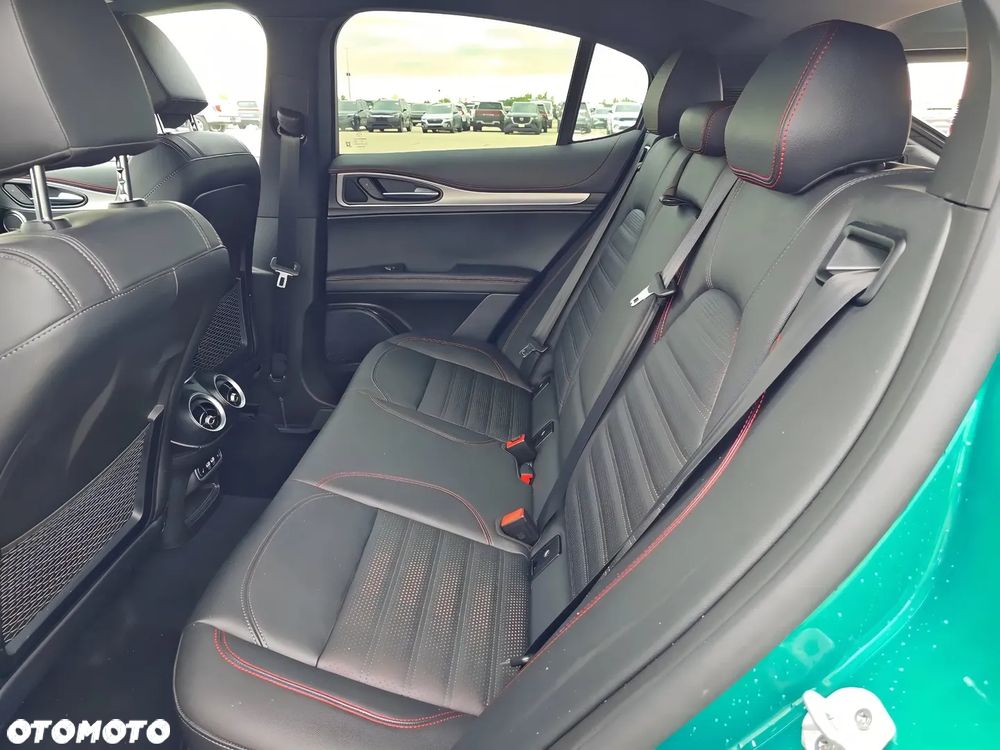 Alfa Romeo Stelvio 2.0 Turbo 16V AT8-Q4 Tributo Italiano - 11