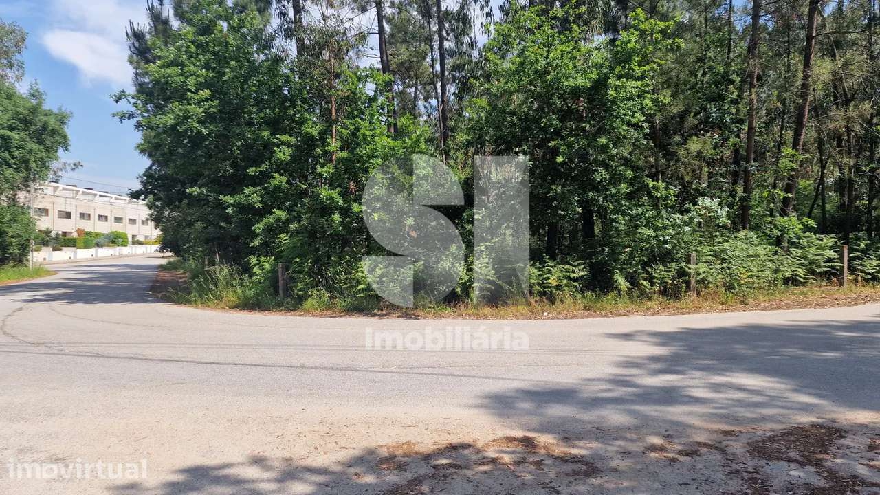 TERRENO URBANIZÁVEL EM GANDRA, PAREDES | 2176 m2 - Grande imagem: 4/22
