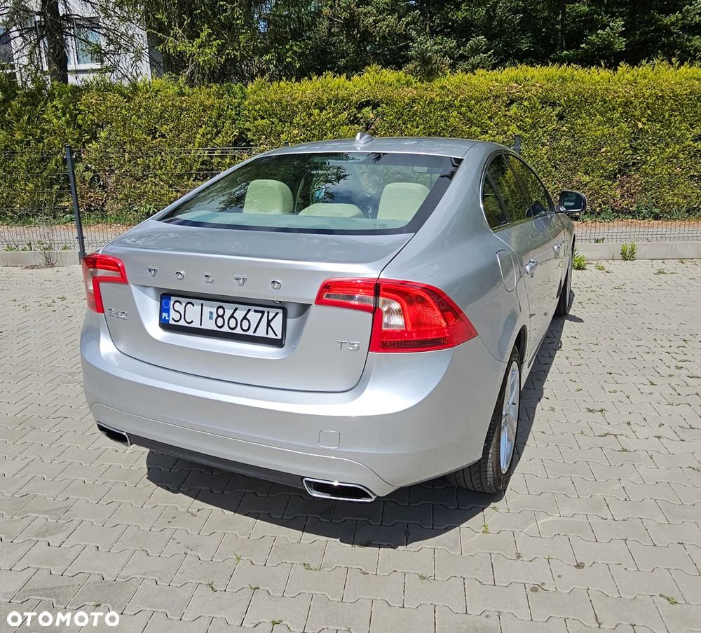 Volvo S60 T5 Momentum - 8