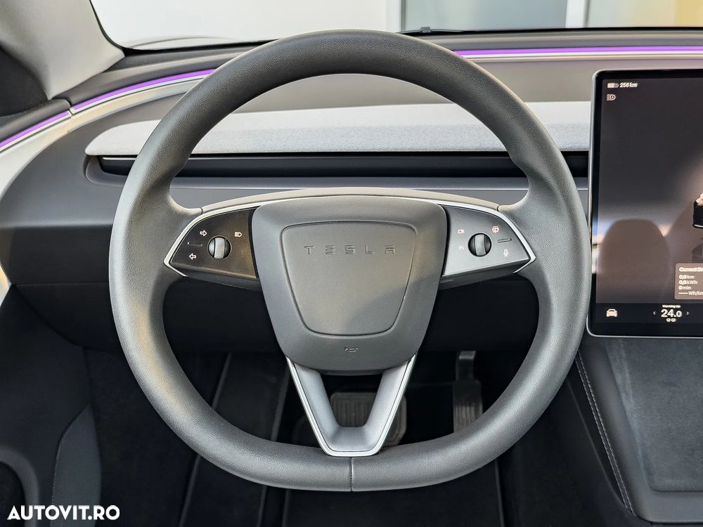 Tesla Model 3 RWD - 13