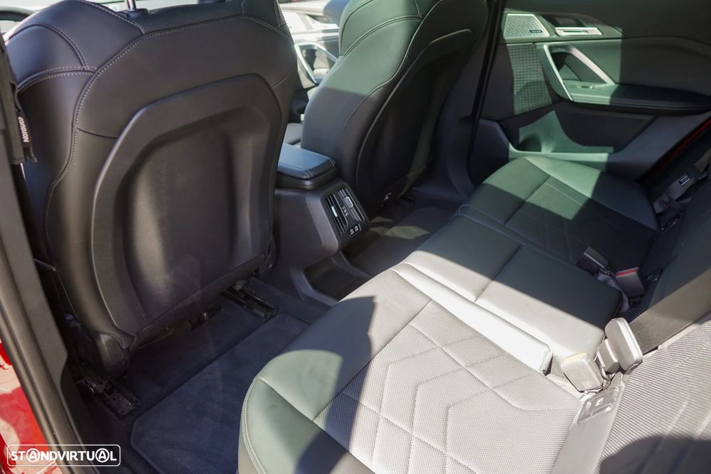 BMW iX2 eDrive20 Pack Desportivo M - 17