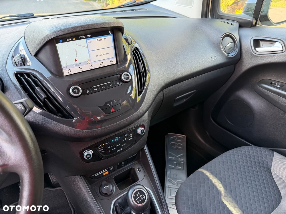Ford Tourneo Courier 1.0 EcoBoost S&S Titanium - 17