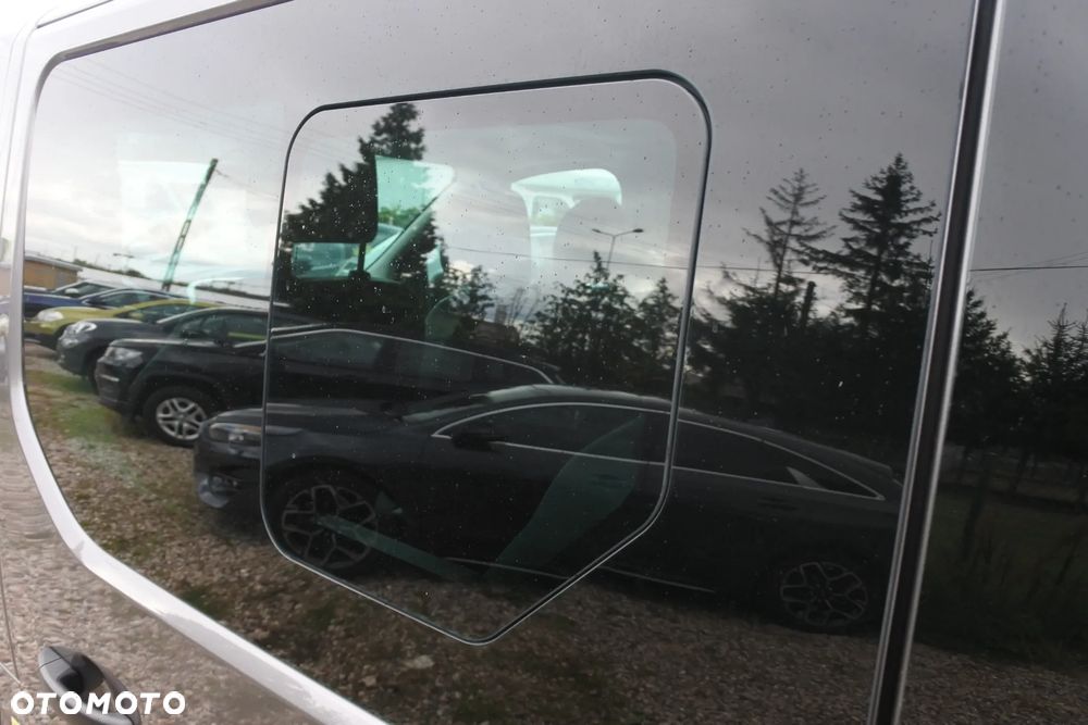 Renault Trafic Grand 2.0 dCi - 32