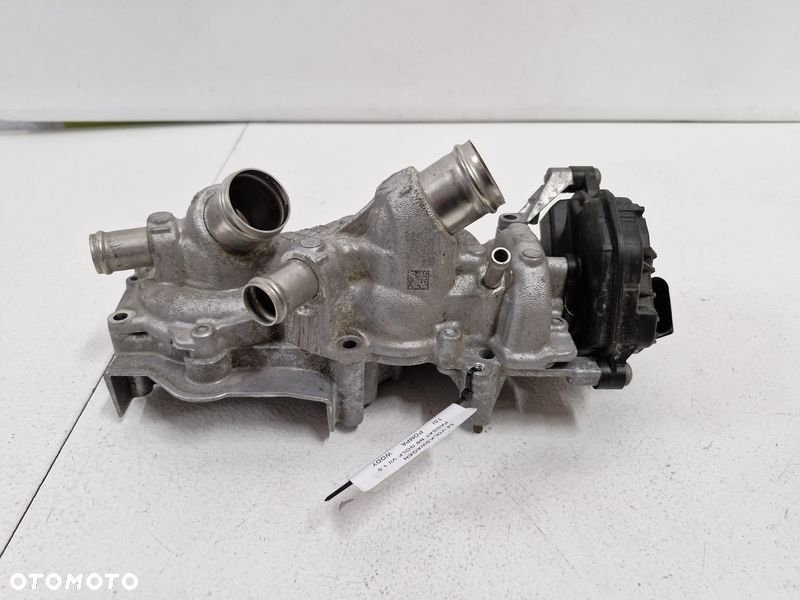 VOLKSWAGEN PASSAT B8 GOLF VII 1.5 TSI POMPA WODY OBUDOWA NASTAWNIK 05E121042B 05E907593 - 2