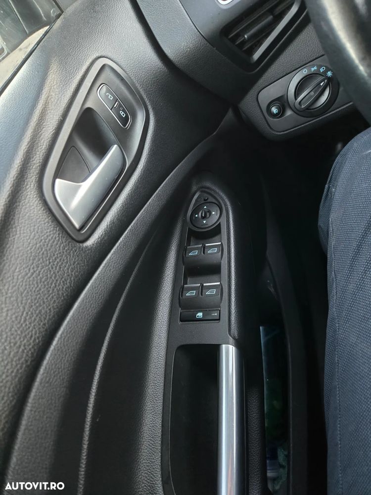 Ford Kuga 2.0 TDCi 4WD Trend - 10