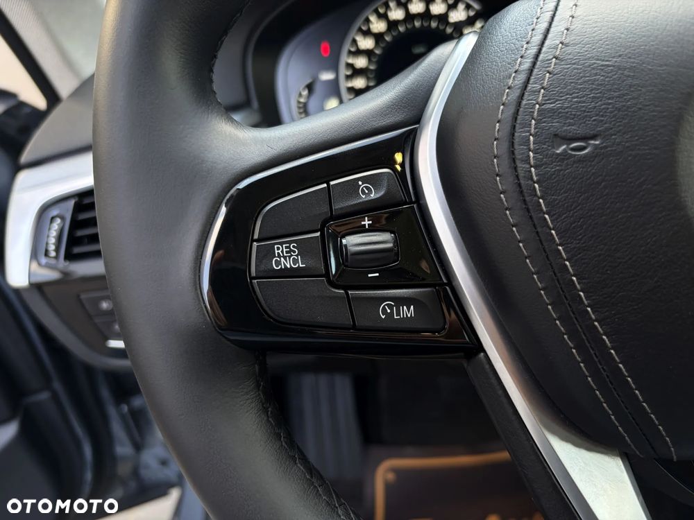 BMW Seria 5 520d - 23