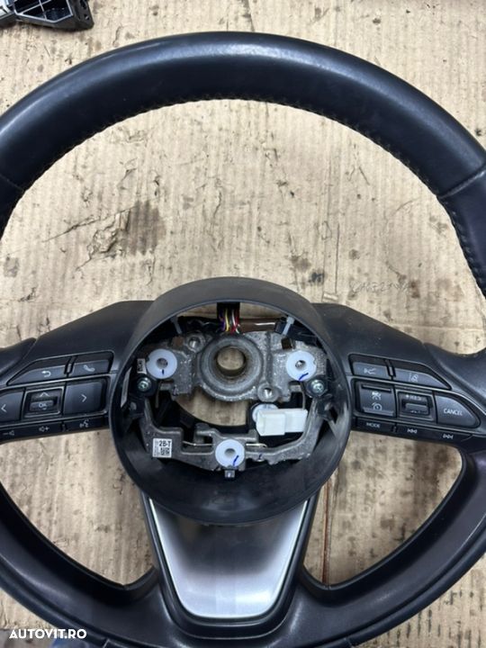 Volan piele cu comenzi si pilot automat TOYOTA YARIS 4 an dupa 2020 - 4