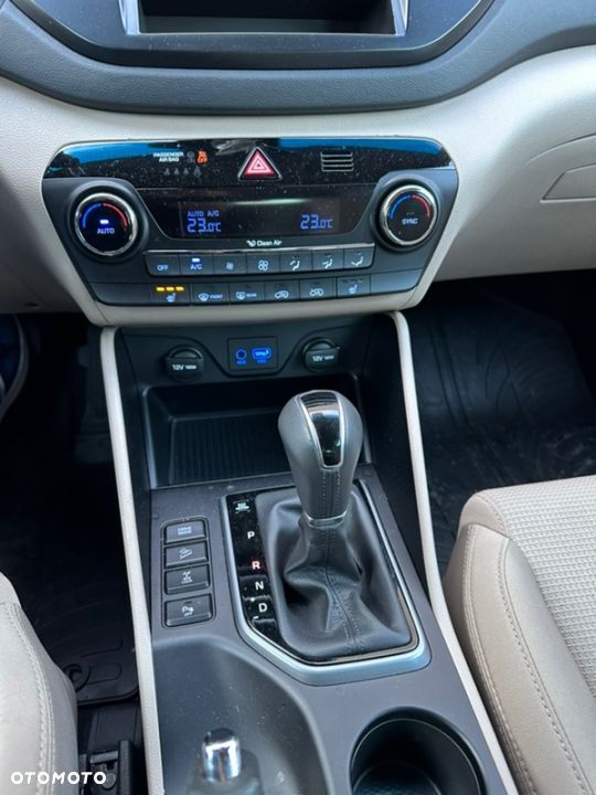 Hyundai Tucson 2.0 CRDi 4WD Automatik Style - 19