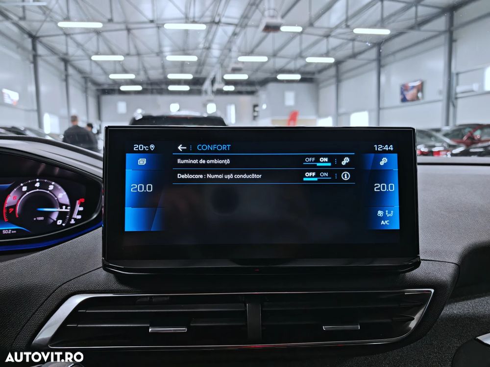 Peugeot 3008 1.2 PureTech 130 EAT8 Allure Pack - 17