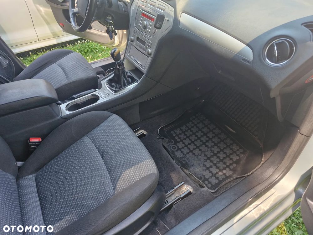 Ford Mondeo 2.0 Ambiente - 15