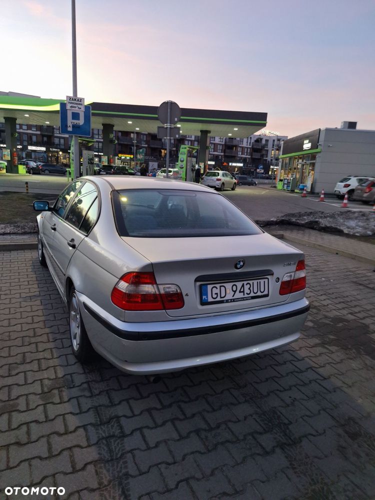 BMW Seria 3 318i - 3