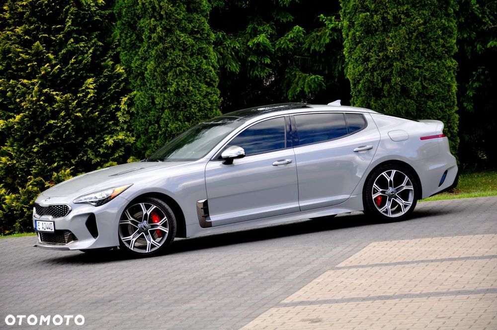 Kia Stinger - 1