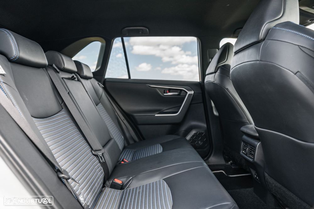 Toyota RAV4 2.5 HDF Square Collection - 13