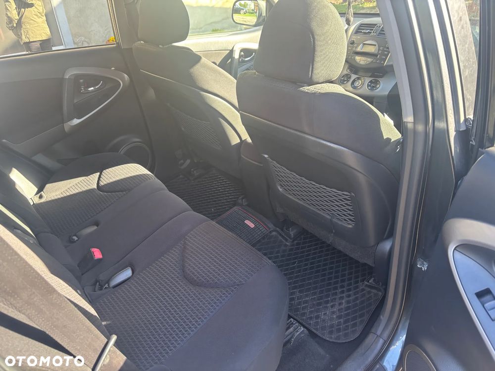 Toyota RAV4 2.2 D-4D Sol - 13