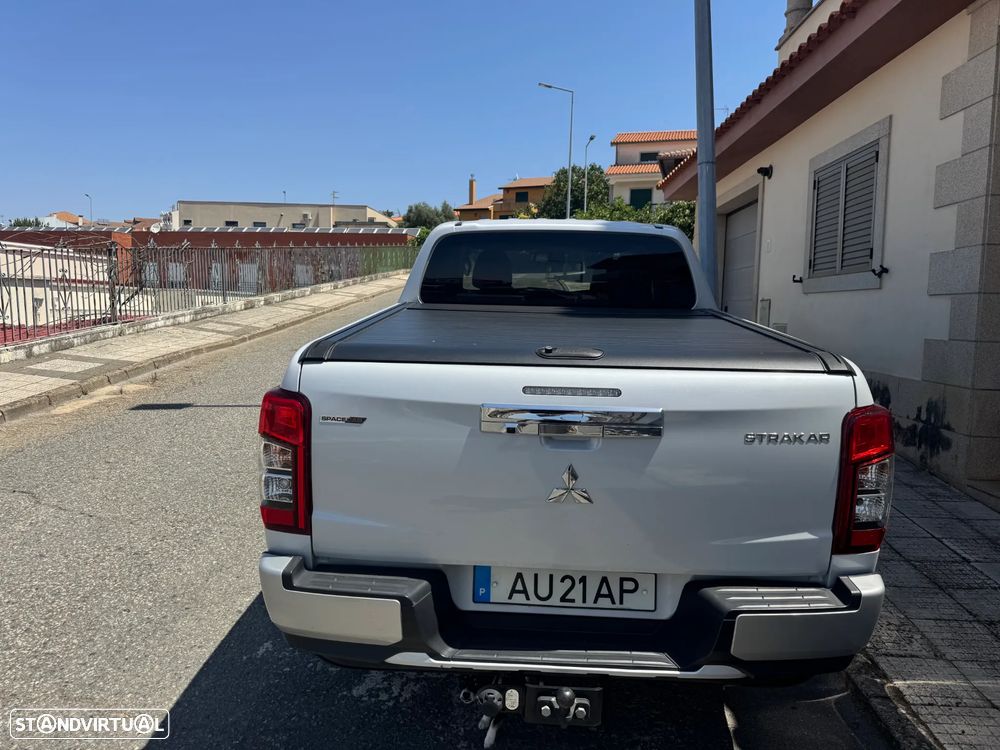 Mitsubishi L200 2.3 DI-D Space Cab Invite Strakar Look 4WD - 6