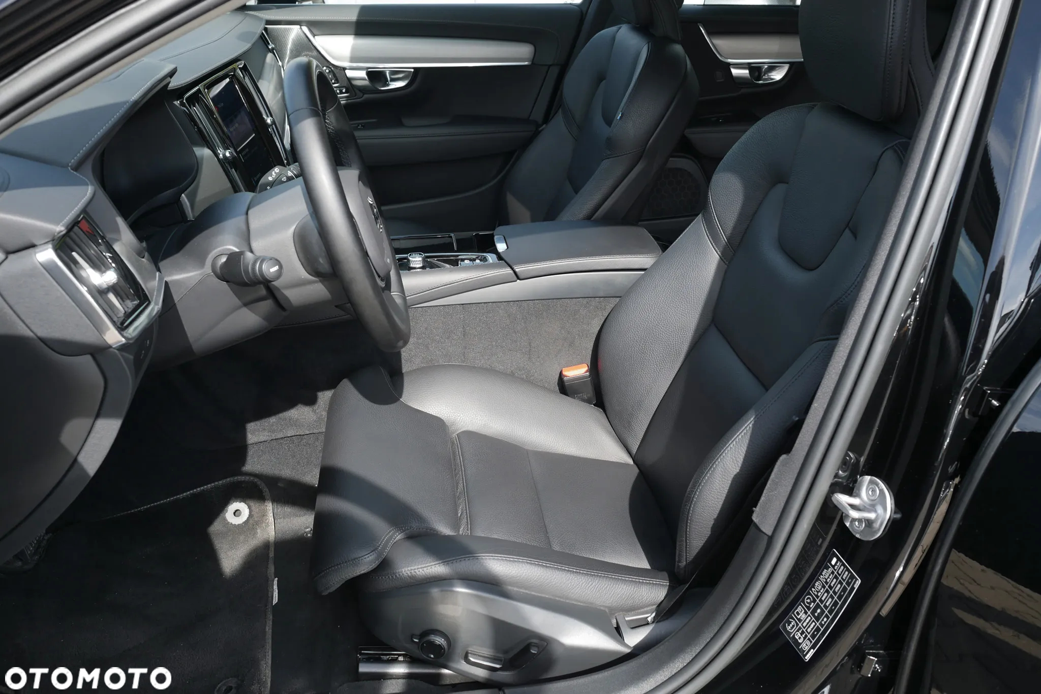 Volvo V90 T6 AWD Plug-In Hybrid Plus Bright - 21