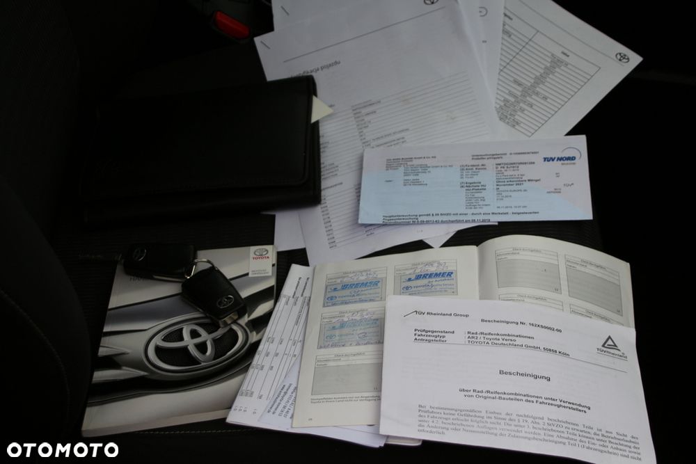 Toyota Verso 1.8 Sol plus NAVI 7os - 32