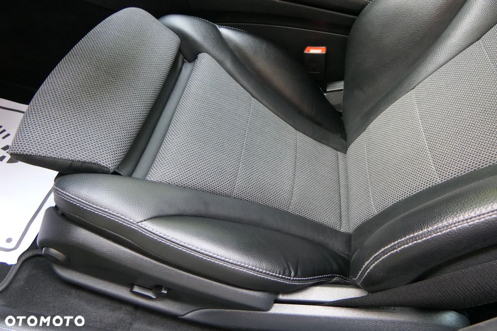 Mercedes-Benz Klasa C 180 7G-TRONIC Edition 1 - 18