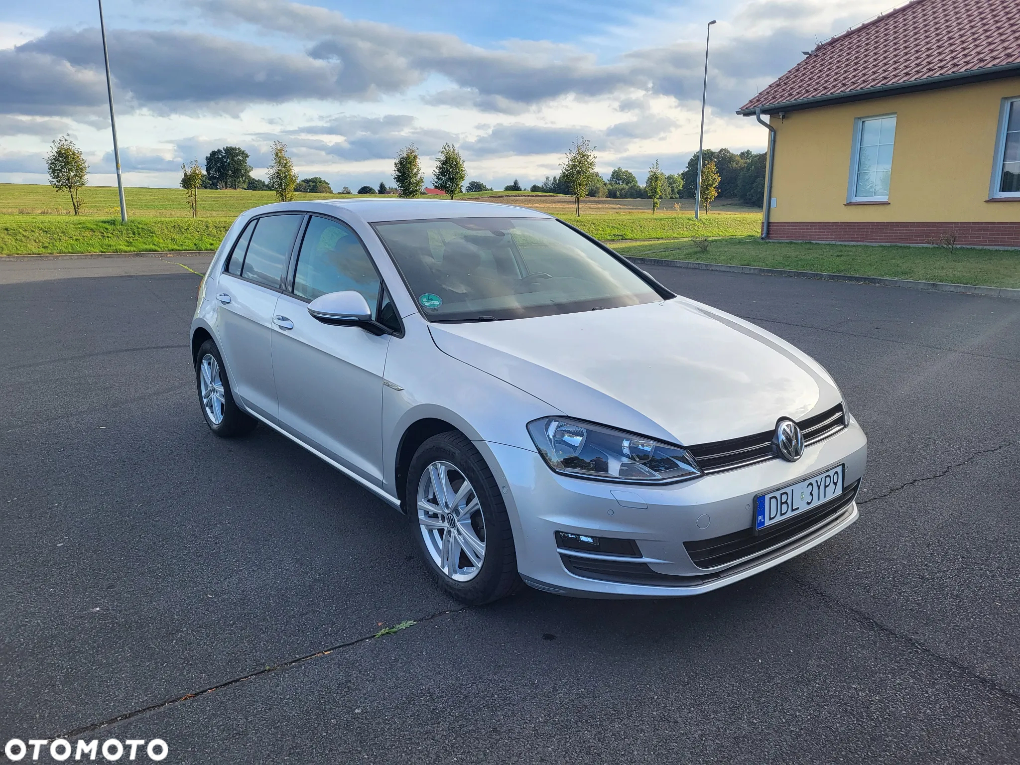 Volkswagen Golf - 2