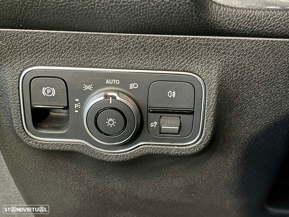 Mercedes-Benz GLB 180 d AMG Line - 29