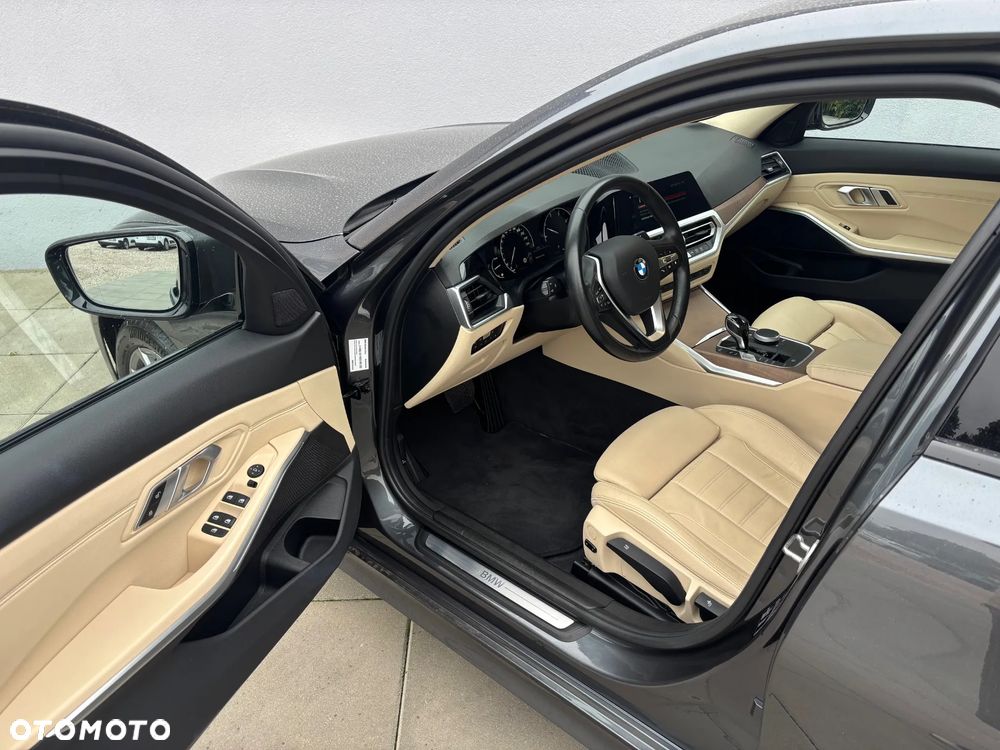 BMW Seria 3 318d Sport Line - 8