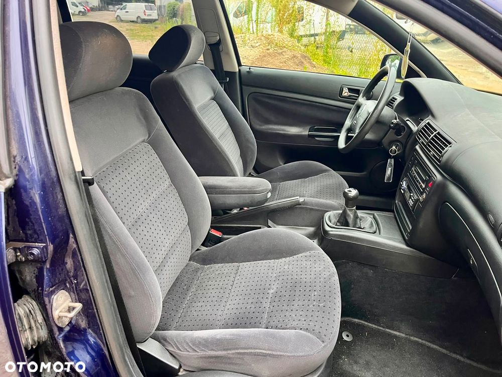 Volkswagen Passat - 13