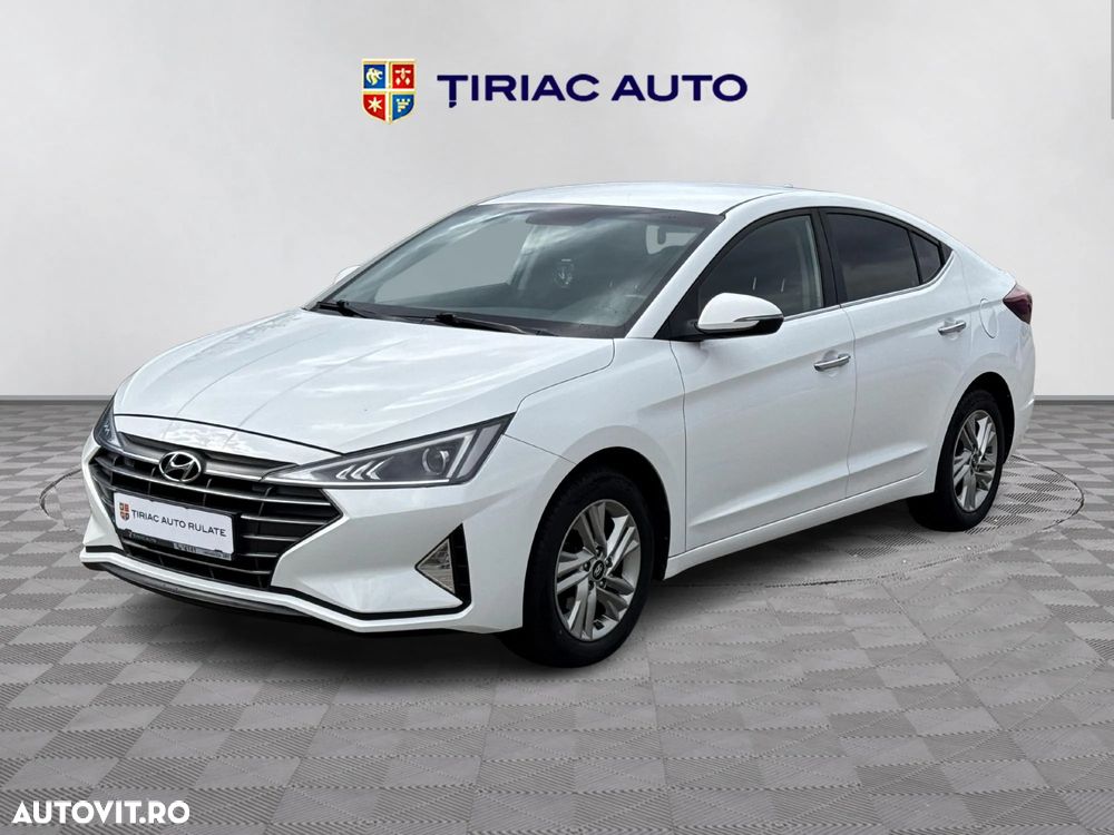 Hyundai Elantra - 2