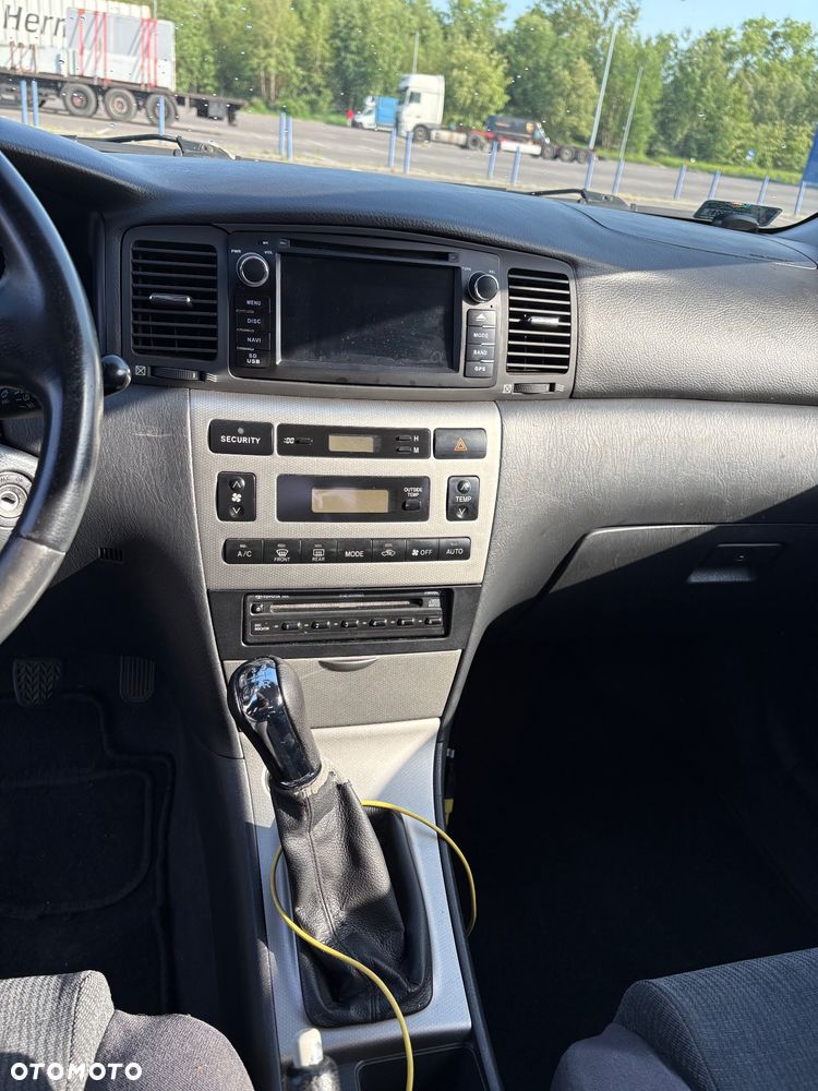 Toyota Corolla 1.6 VVT-i Sol - 8