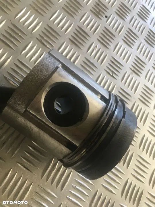TŁOK Z KORBOWODEM MIDLainer premium do 2001r - 2