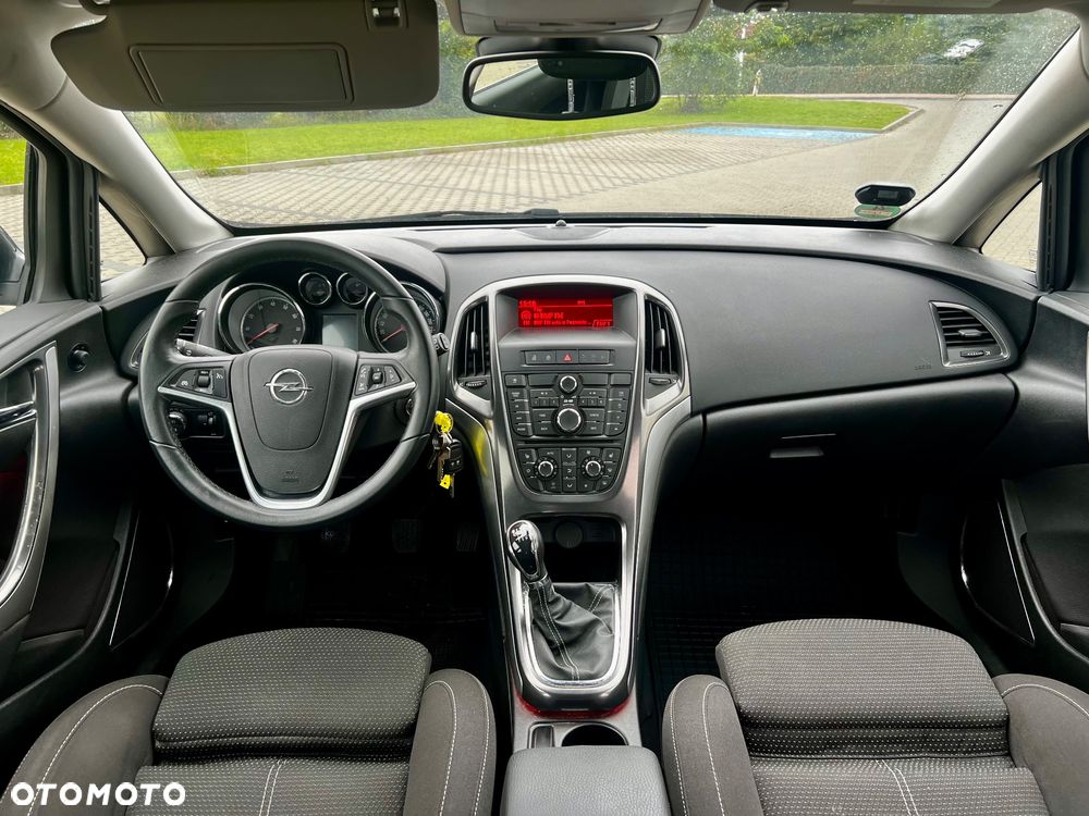 Opel Astra 1.6 Turbo Cosmo - 11