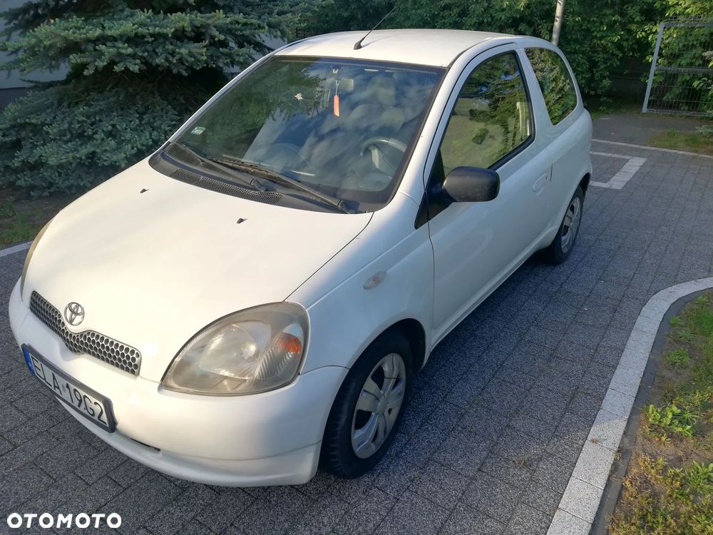 Toyota Yaris 1.0 Base - 2
