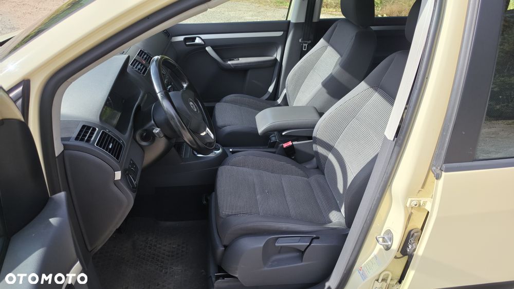 Volkswagen Touran - 10