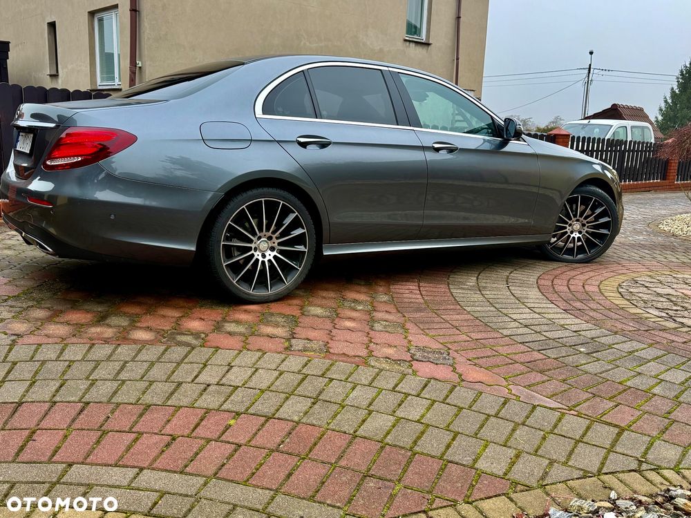 Mercedes-Benz Klasa E 220 d 9G-TRONIC - 11